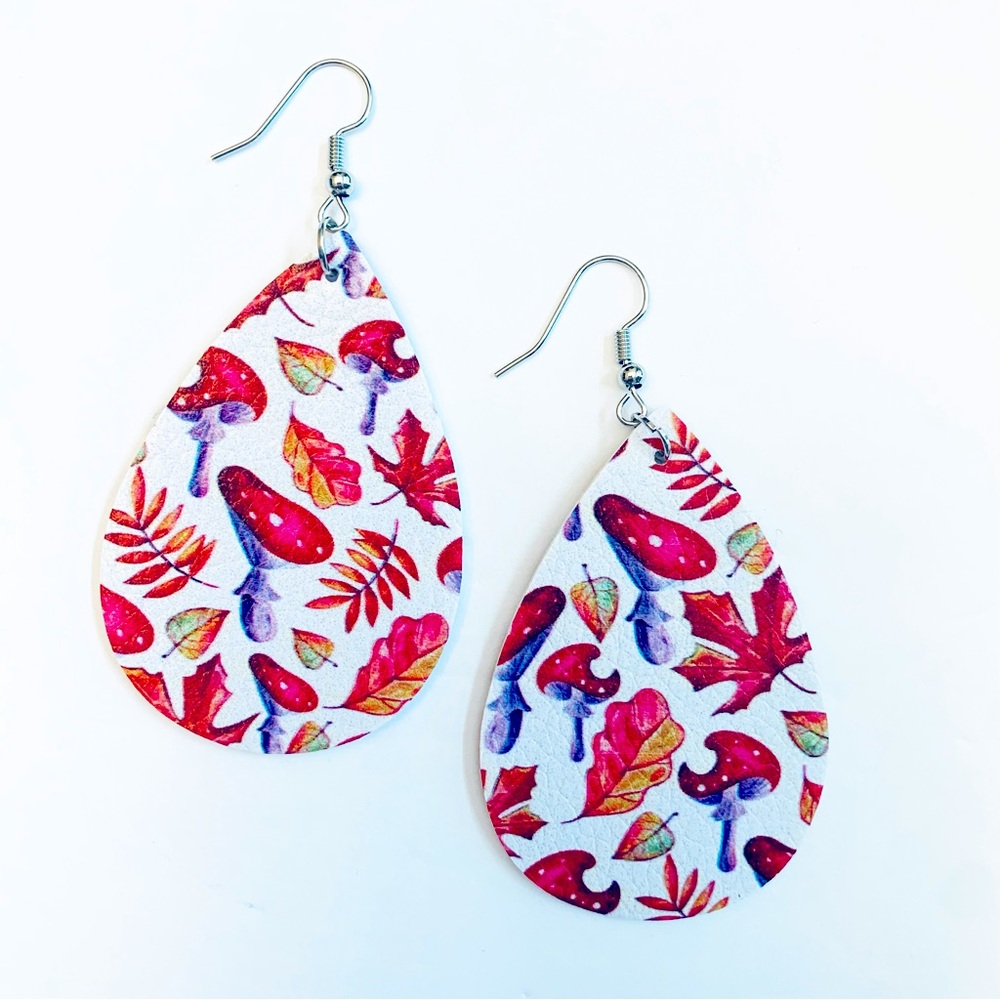 🍁2/$10 Fall faux leather earrings